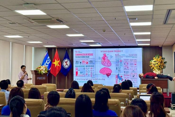 PECC2 TỔ CHỨC CHƯƠNG TRÌNH TƯ VẤN SỨC KHỎE VÀ TRANG BỊ KIẾN THỨC CHO NHÂN SỰ CÔNG TY VỀ BỆNH LÝ TIM MẠCH VÀ TUYẾN GIÁP